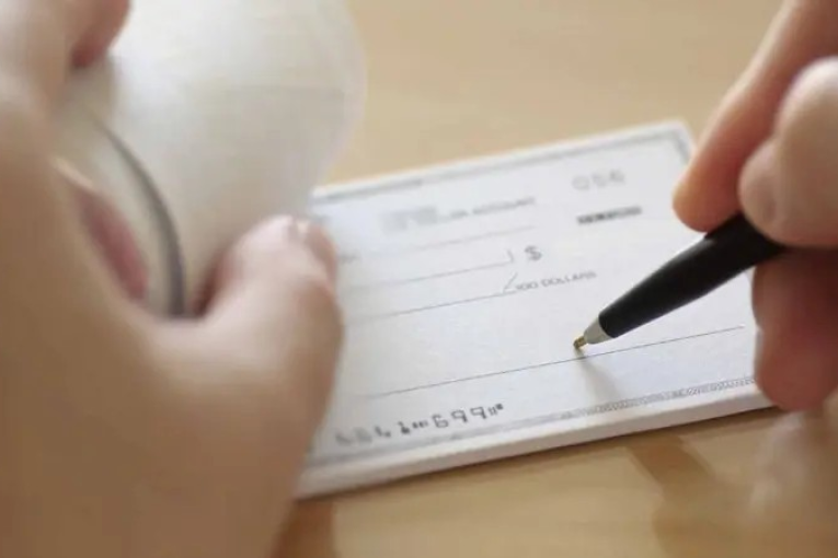 الثلاثاء: جلسة عامة في البرلمان للنظر في قانون الشيك دون رصيد