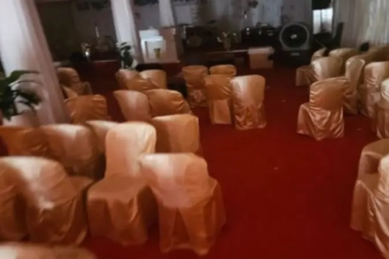 الاحتفاظ بأجانب من أجل ”إعداد مقر لممارسة الشعائر الدينية دون ترخيص”