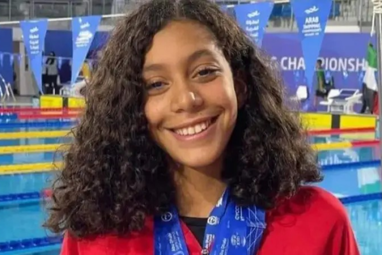 ميدالية ذهبية لجميلة بولكباش في البطولة العربية للسباحة