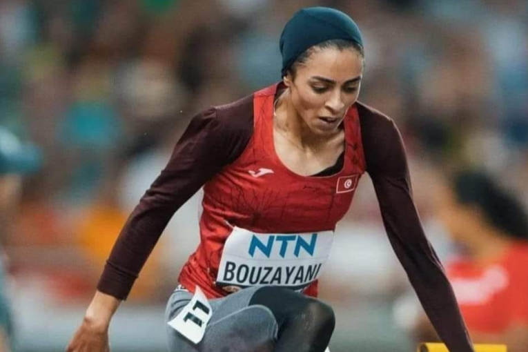 العداءة مروى بوزياني تتأهل إلى نهائي الدوري الماسي وتحطم الرقم القياسي الوطني في سباق 3000 م موانع