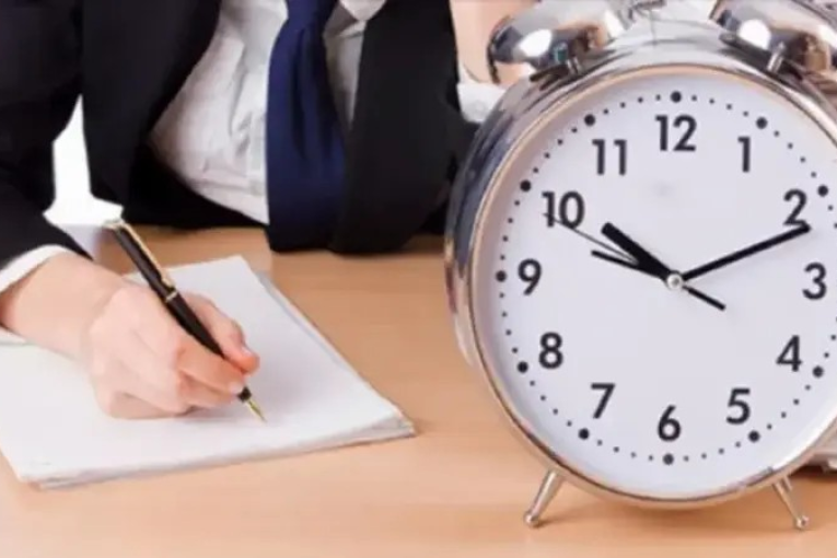 تذكير.. عودة للتوقيت الإداري الشتوي بداية من اليوم