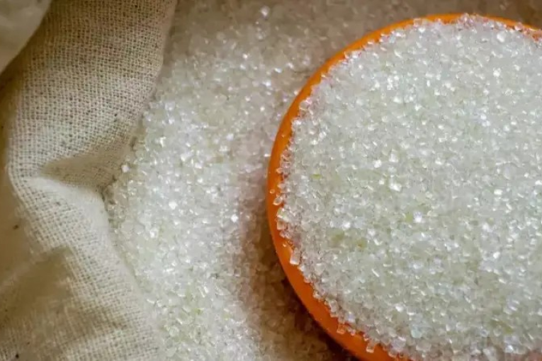 الكميات ستصل تباعا..توريد 21 ألف طن من السكر