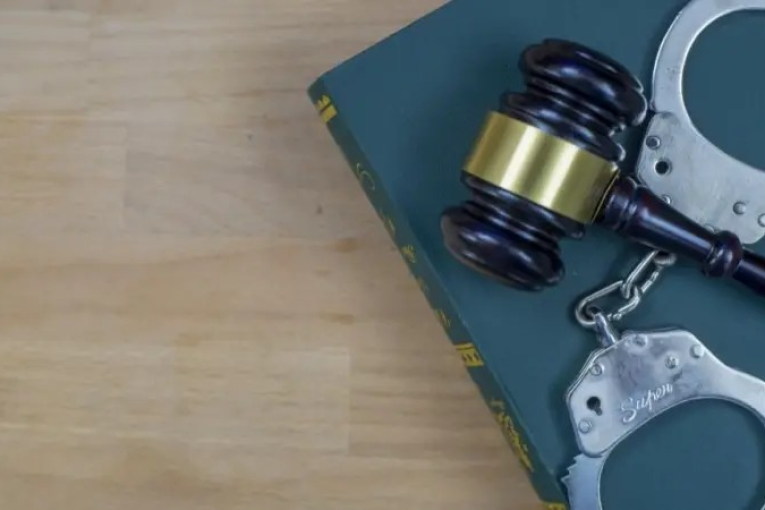 أريانة: الاحتفاظ بشقيقتين من أجل ترويج الكوكايين