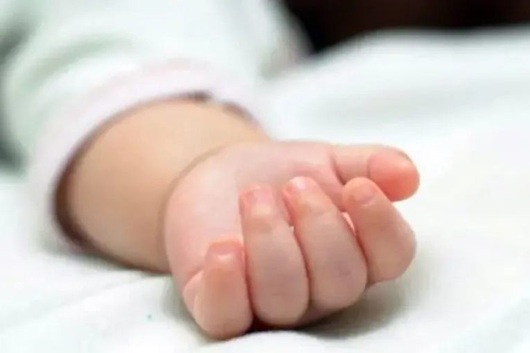 الجزائر..زوجان يعذّبان رضيعهما حتى الموت لحمله ”متلازمة داون”