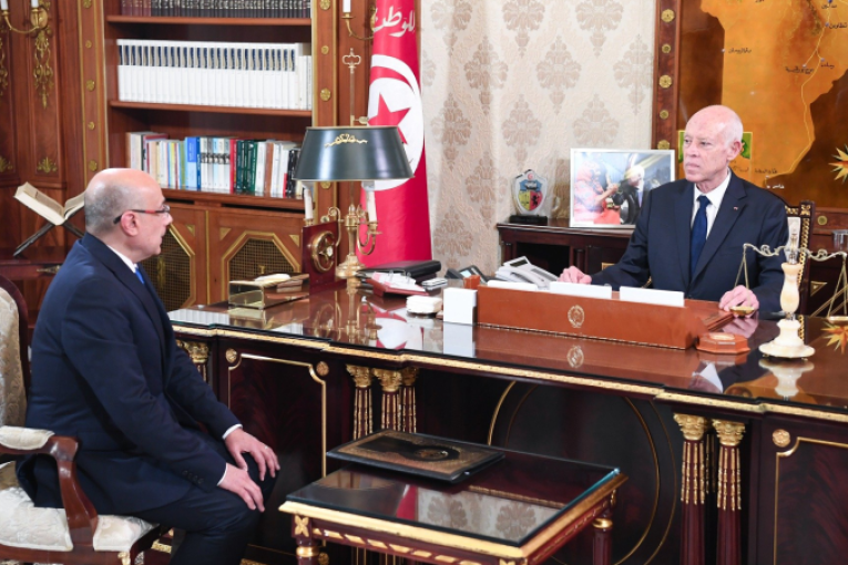 رئيس الجمهورية يطّلع على عدد من مشاريع الهندسة العسكرية قيّد الإنجاز