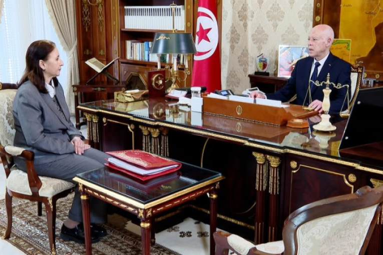 رئيس الجمهورية: يجب وضع مشاريع نصوص تقطع نهائيا مع الماضي