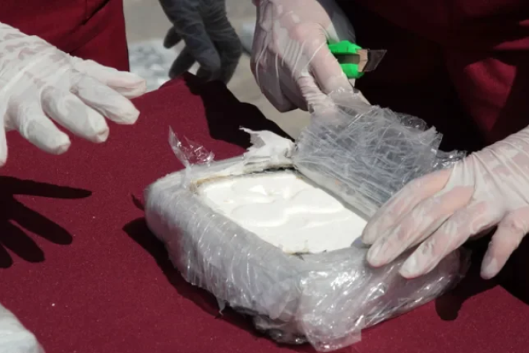 18 سنة سجنا لناقل طرود من الكوكايين بين الخارج وتونس