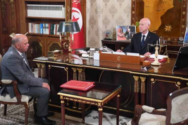 رئيس الجمهورية لوزير النقل: لن نفرّط في مؤسّساتنا ومنشآتنا العمومية