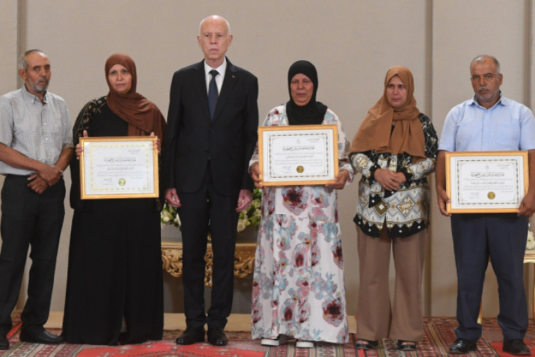 قيس سعيد في يوم العلم: سنقضي على اللامساواة في الفرص بين الجهات