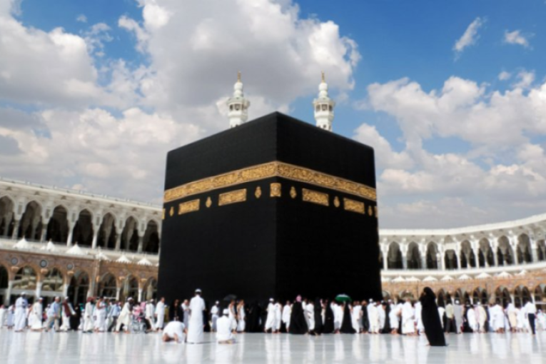 لجنة الحج والعمرة تجتمع للاستعداد لموسم الحجّ 1447 هجري