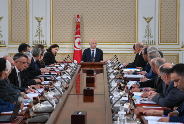 رئيس الجمهورية: من الضروري إعادة النظر في المسؤولين لتحقيق مطالب الشعب