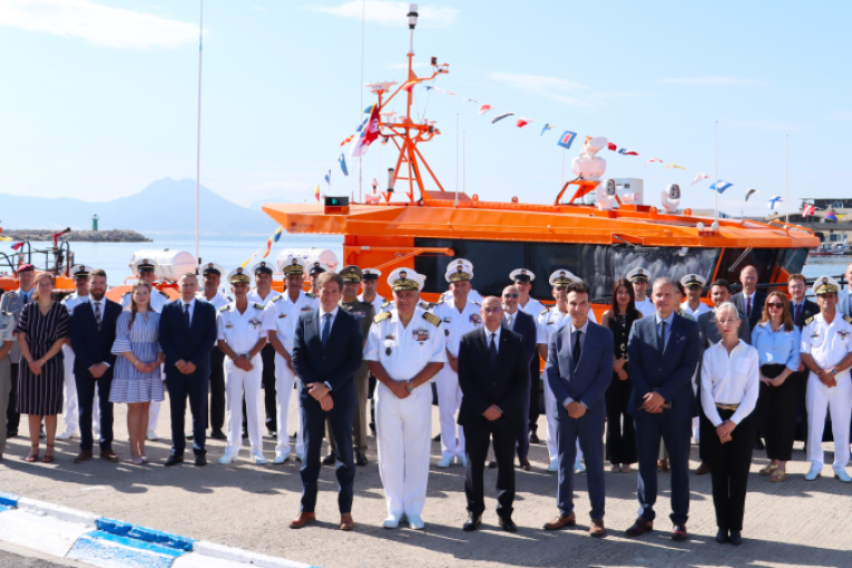 وزير الدفاع الوطني يشرف على موكب دخول طوّافتين حيّز الخدمة