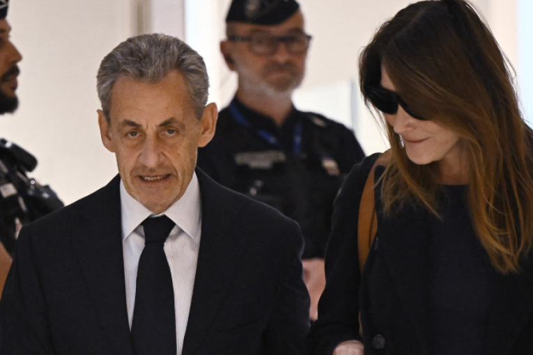 ساركوزي بعد الحكم بسجنه: لا أنتظر العفو وسأثبت براءتي