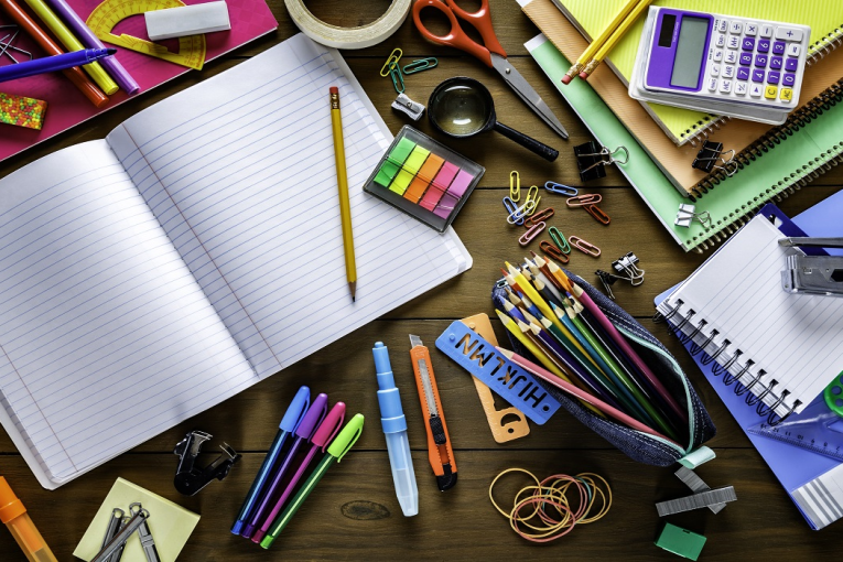 آلاف المحجوزات في اليوم الأول من حملة مراقبة المستلزمات المدرسية