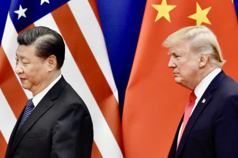 الصين ترد على أمريكا بفرض رسوم إضافية بالموانئ
