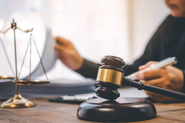 قضية التآمر.. أحكام تتراوح بين السجن وعدم سماع الدعوى