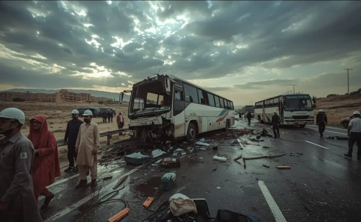 المدينة المنورة: مقتل عشرات المعتمرين في اصطدام حافلة بصهريج نفط