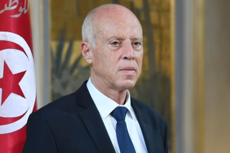 رئيس الجمهورية يدعو إلى ملاحقة ‘شبكات السمسرة’ في القطاع الرياضي