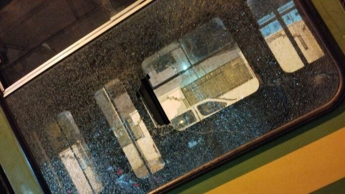 إيقاف المعتدين في حادثة تخريب عربتي المترو رقم 5