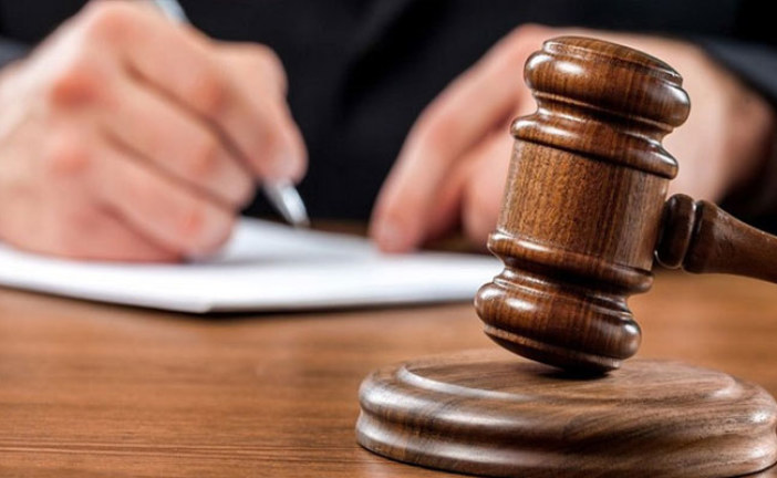 4 سنوات سجنا لرجل أعمال ضبط بصدد محاولة اجتياز الحدود خلسة