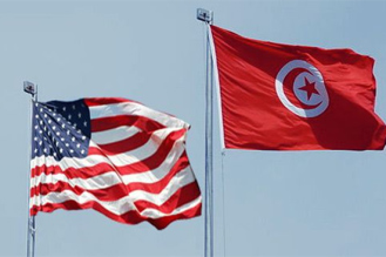 وزير الدفاع ومساعد وزير الحرب الأمريكي يبحثان تطوير التعاون العسكري