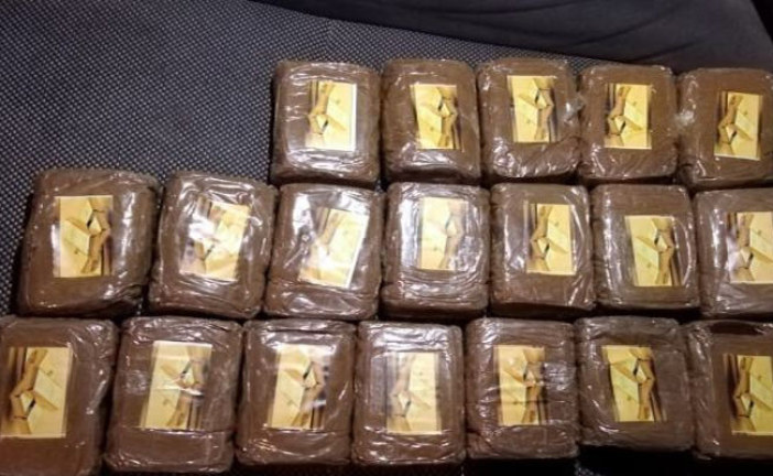 إيداع شاب السجن لحيازته ‘زطلة’ وكوكايين في سيارته بميناء حلق الوادي