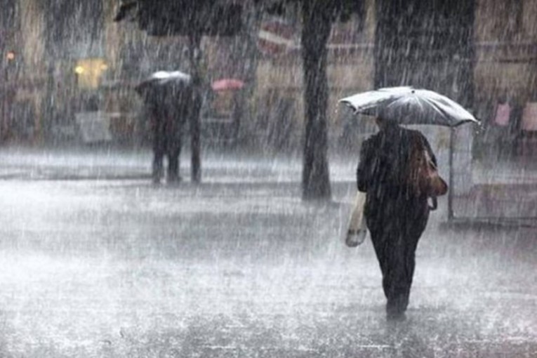 اليوم: أمطار غزيرة ورياح وإسناد اللون البرتقالي لـ3 ولايات