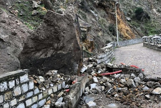 انزلاق أرضي بساحل الإبر في طبرقة