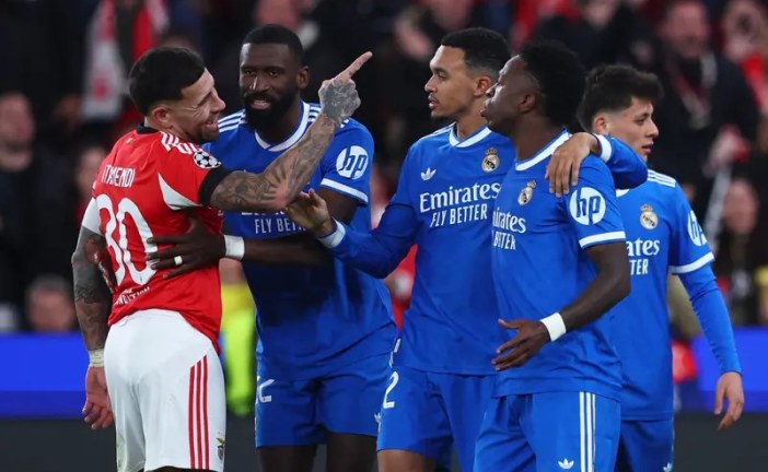 مدرب ريال مدريد يهدد: سنترك الملعب إذا تعرض فينيسيوس للعنصرية