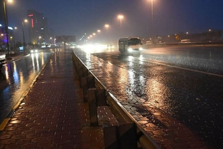 رياح قوية وأمطار أثناء الليل في هذه المناطق