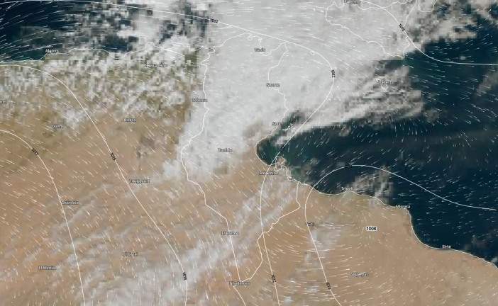 طقس مغيّم وأمطار متفرّقة اليوم