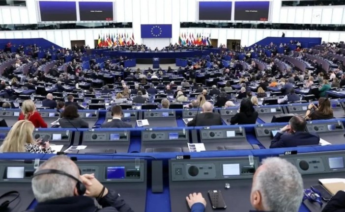 البرلمان الأوروبي يشدّد سياسات الهجرة