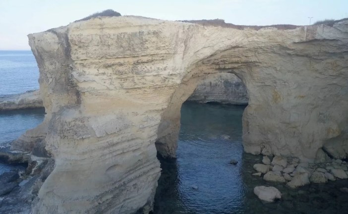 يوم عيد الحب.. ‘قوس العشاق’ في إيطاليا ينهار!