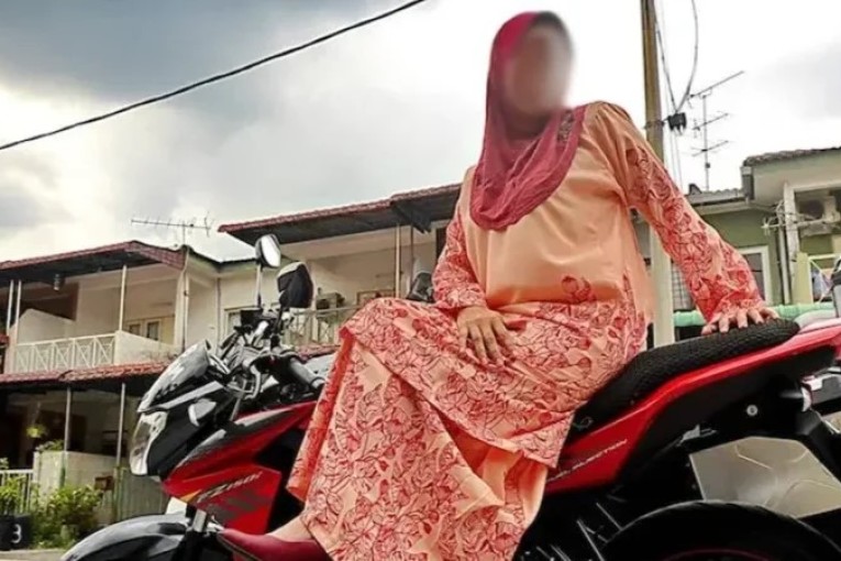 إيران تسمح رسميا للنساء بقيادة الدراجات النارية