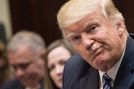 ارتفاع أسعار الوقود في أمريكا يدفع شعبية دونالد ترامب لأدنى مستوى