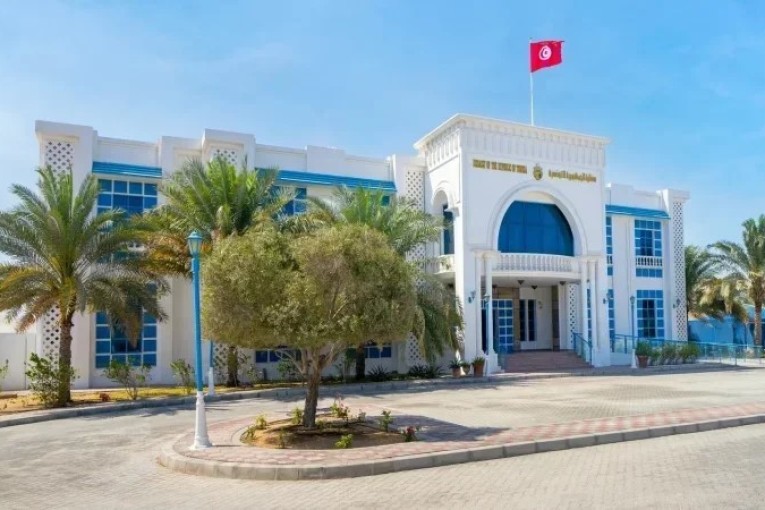 تونس تسهّل عودة مواطنيها من أبوظبي عبر السعودية