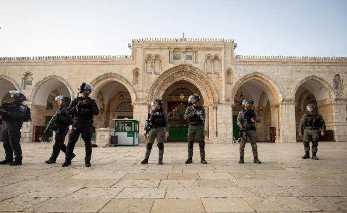 الاحتلال يواصل منع الصلاة بما فيها التراويح في المسجد الأقصى منذ السبت الماضي
