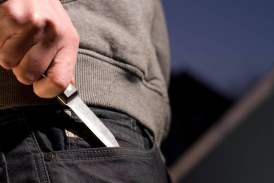 ﺳﻮﺳﺔ : ﻗﺎﺻﺮ ﻳﻄﻌﻦ ﺛﻼﺛﺔ ﺃﻓﺮﺍﺩ ﻣﻦ ﻋﺎﺋﻠﺘﻪ