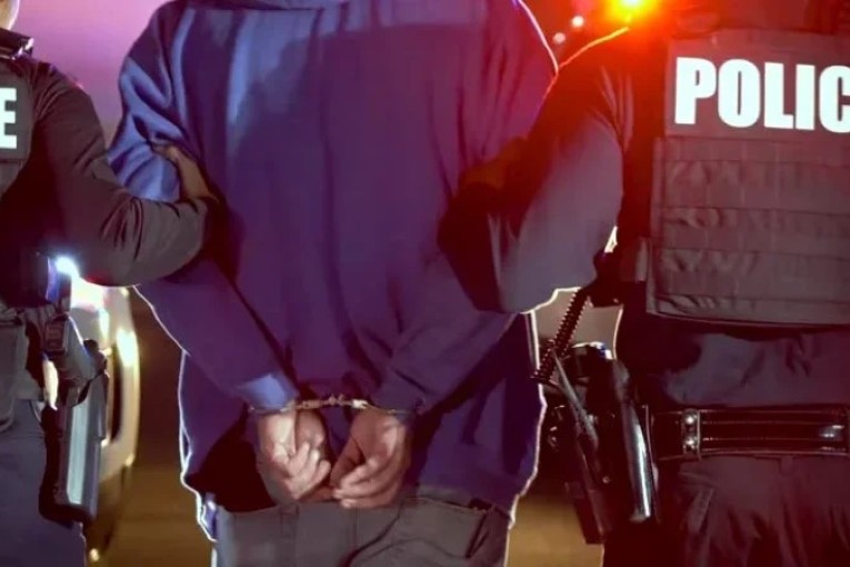 12 مداهمة أمنية بقلب العاصمة وإيقاف 8 من المفتش عنهم