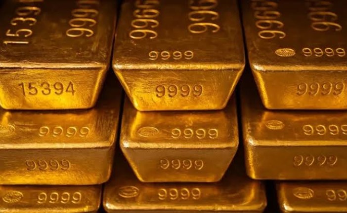 أسعار الذهب تتراجع إلى أقل من 4 آلاف دولار للأونصة