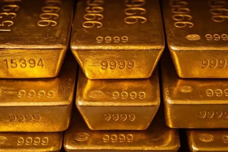 أسعار الذهب تتراجع إلى أقل من 4 آلاف دولار للأونصة