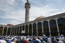 من المجلس إلى المذبح.. كيف يلاحق اليمين المتطرف مسلمي بريطانيا؟