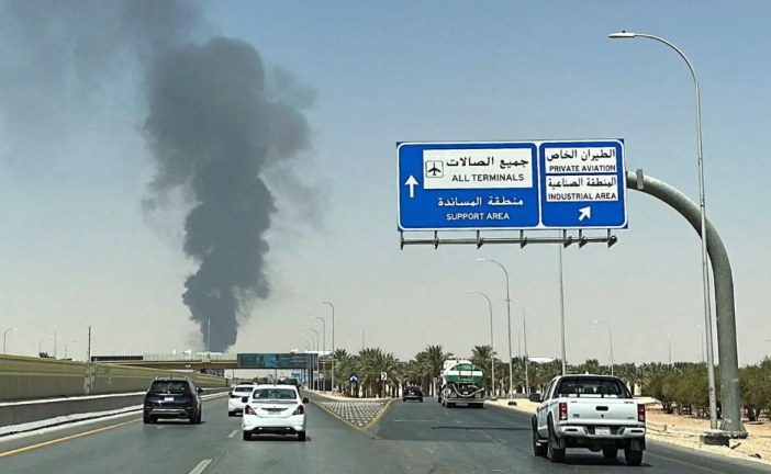 الحوثيون يستهدفون مطار الرياض بصاروخ