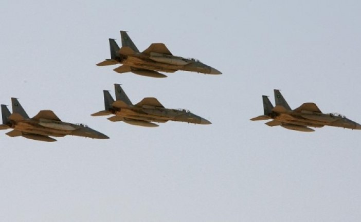 السعودية تقصف العاصمة اليمنية والحوثيون يتوعدون بالرد
